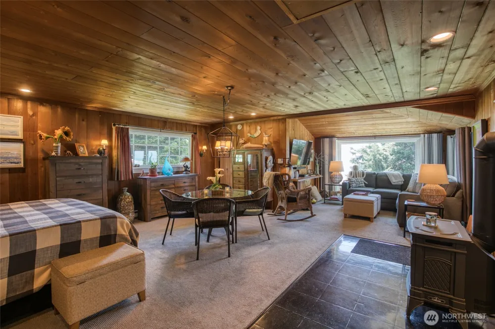 17 Sunset Street Moclips, WA 98562