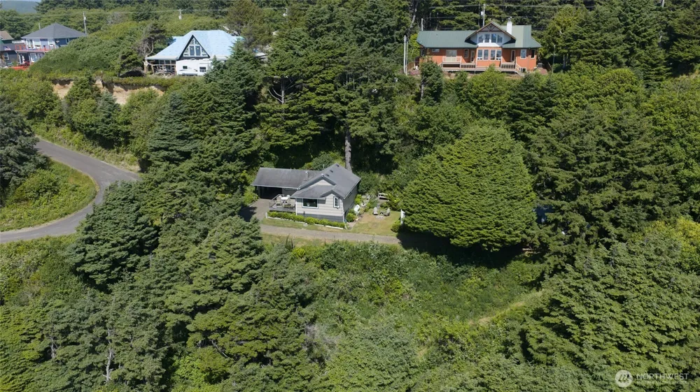 17 Sunset Street Moclips, WA 98562