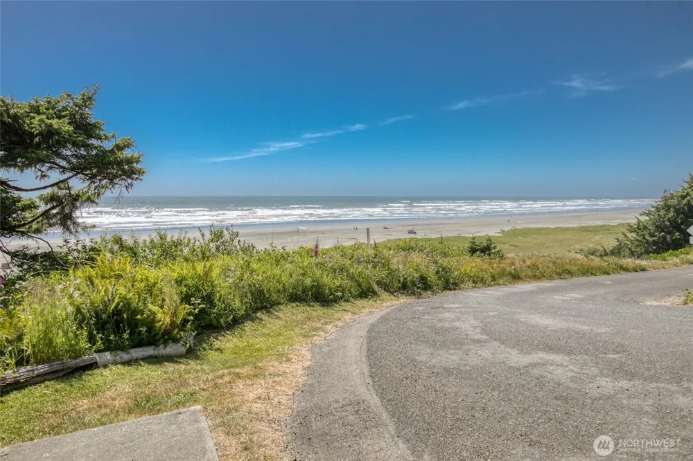 17 Sunset Street Moclips, WA 98562
