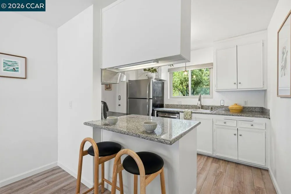 2115 Central #5 Alameda, CA 94501