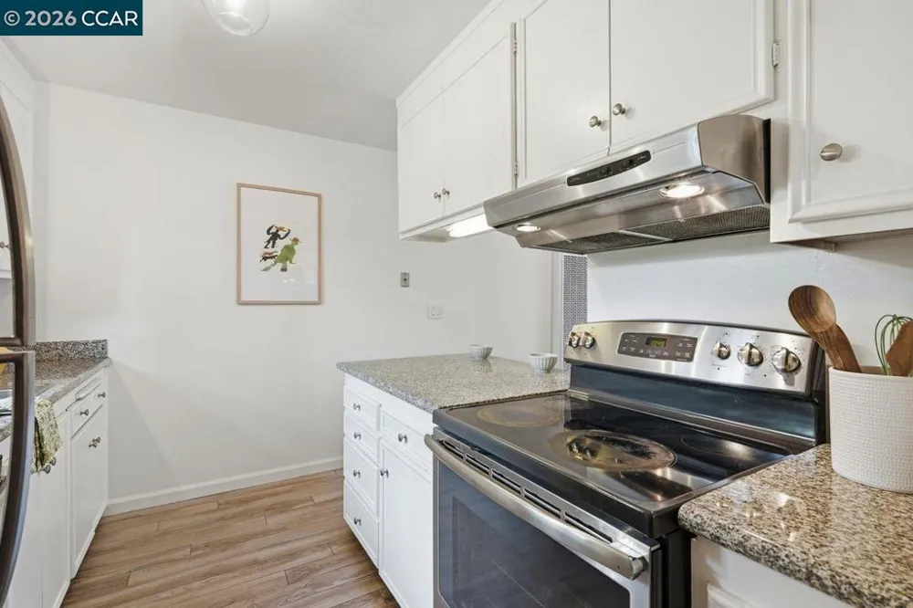 2115 Central #5 Alameda, CA 94501