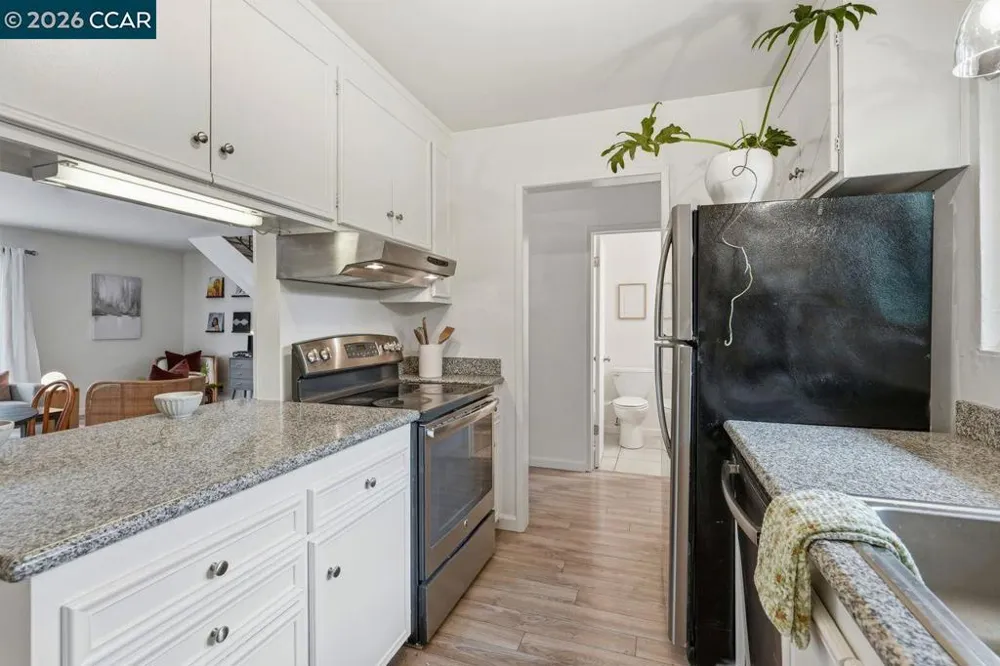 2115 Central #5 Alameda, CA 94501