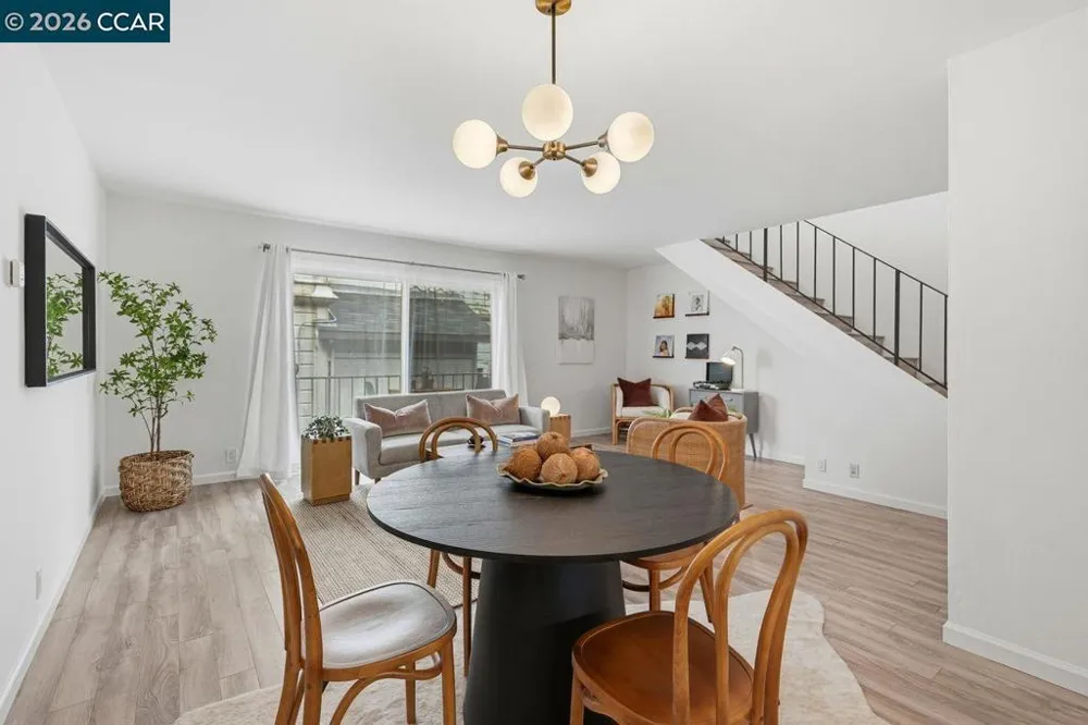 2115 Central #5 Alameda, CA 94501