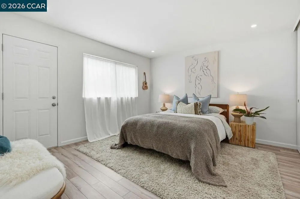 2115 Central #5 Alameda, CA 94501