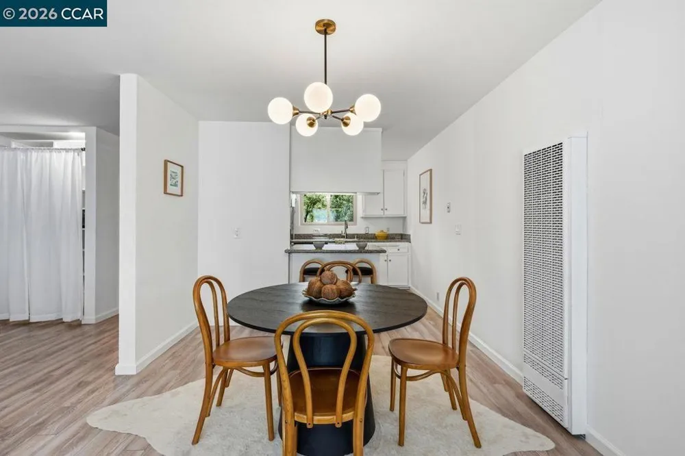 2115 Central #5 Alameda, CA 94501