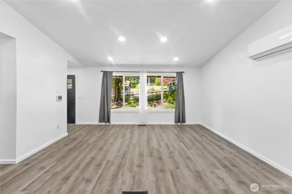 7008 Parkdale Drive NW Bremerton, WA 98311