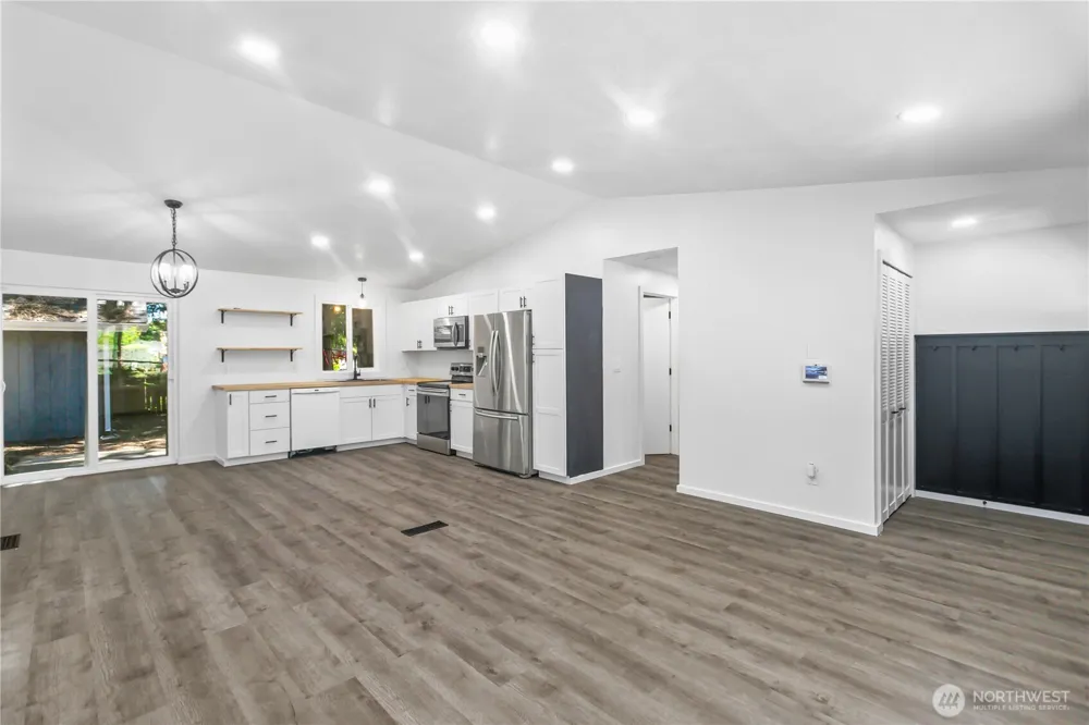7008 Parkdale Drive NW Bremerton, WA 98311