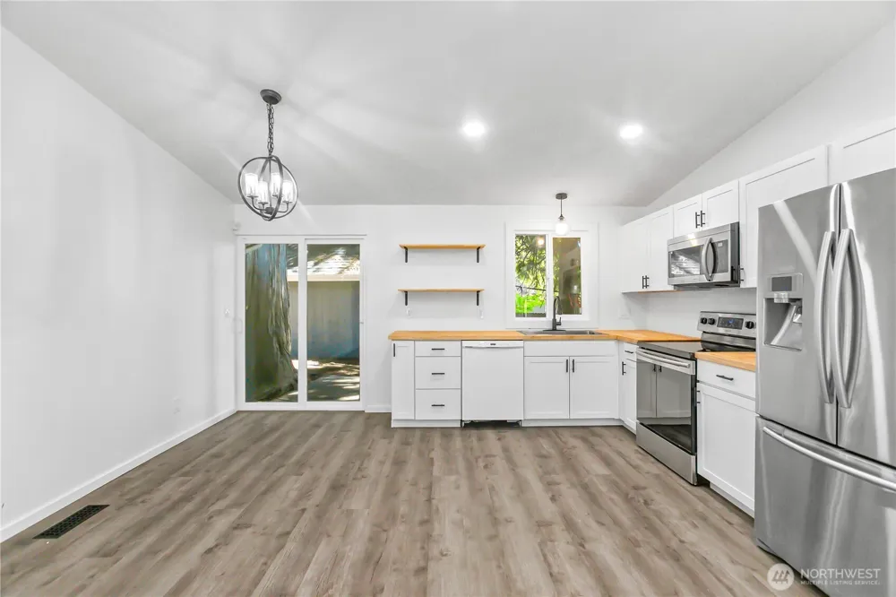 7008 Parkdale Drive NW Bremerton, WA 98311