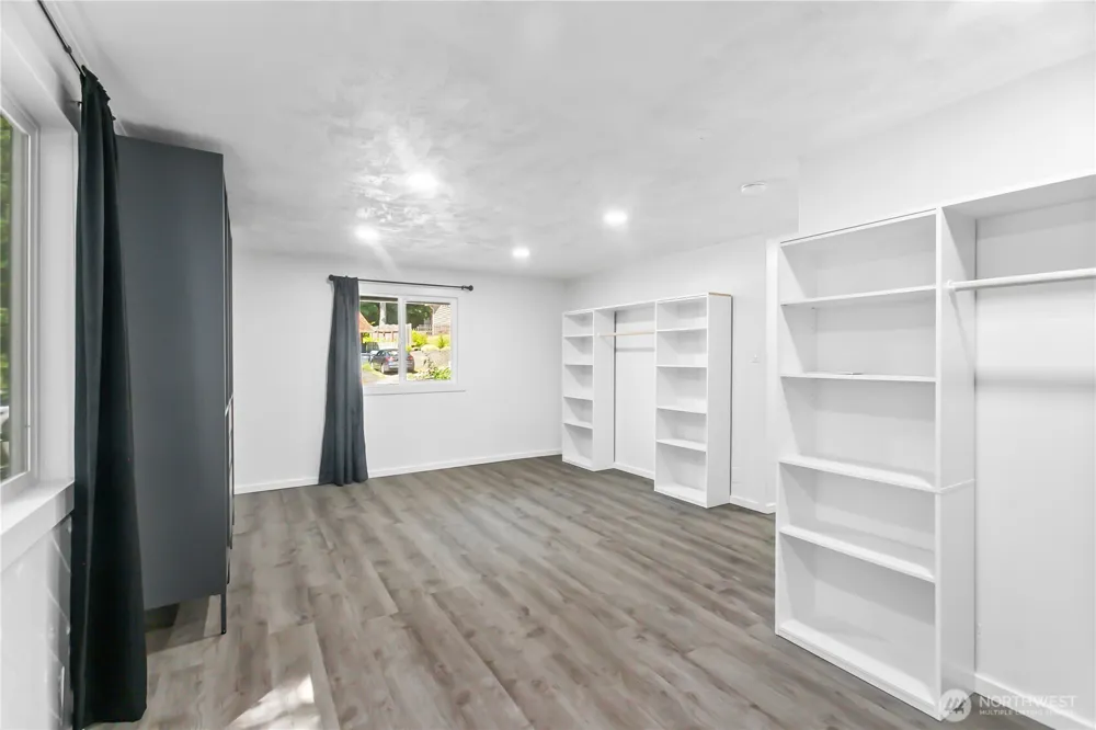 7008 Parkdale Drive NW Bremerton, WA 98311