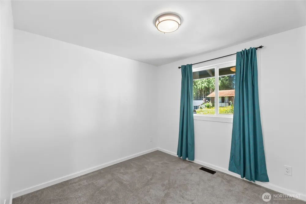 7008 Parkdale Drive NW Bremerton, WA 98311