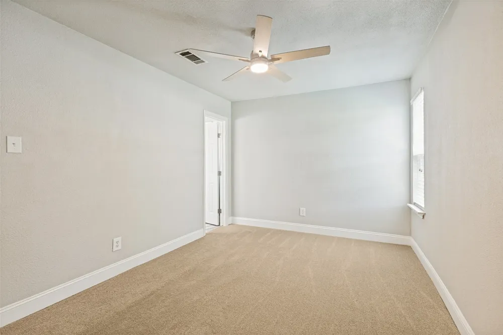 676 Harbor Drive Azle, TX 76020