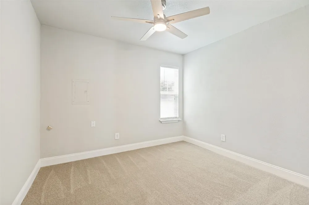 676 Harbor Drive Azle, TX 76020