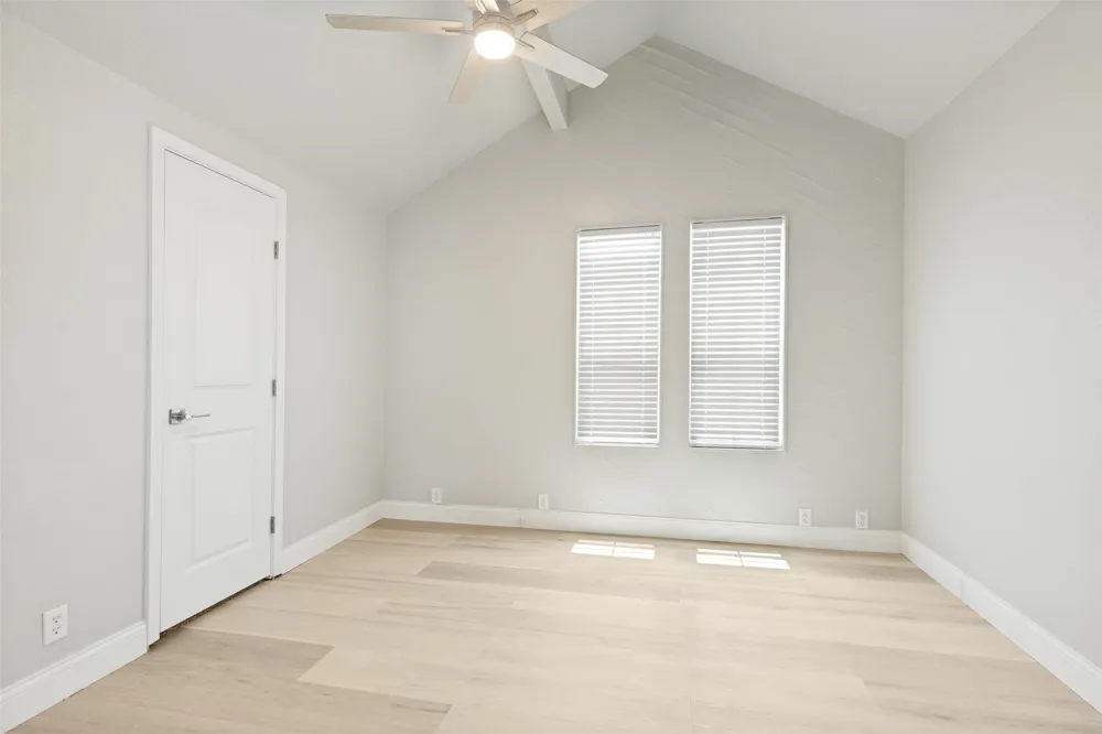 676 Harbor Drive Azle, TX 76020