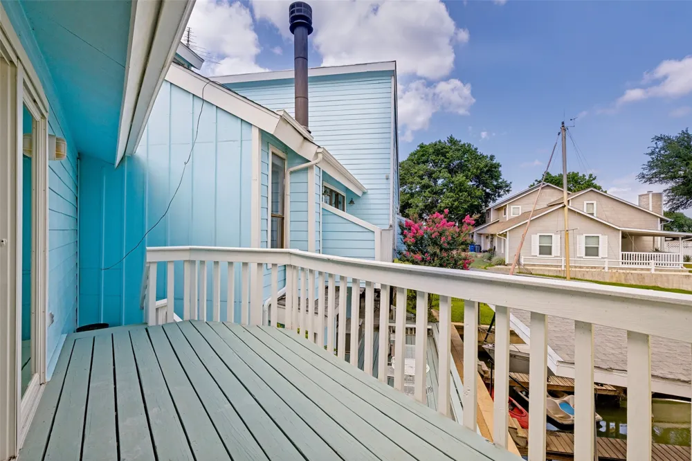 676 Harbor Drive Azle, TX 76020