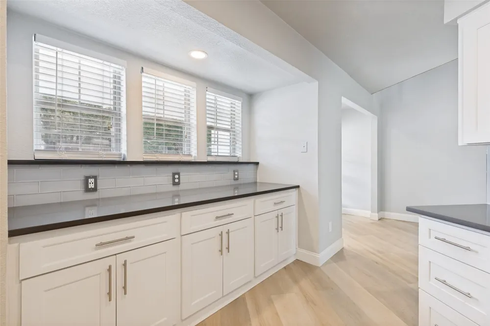 676 Harbor Drive Azle, TX 76020