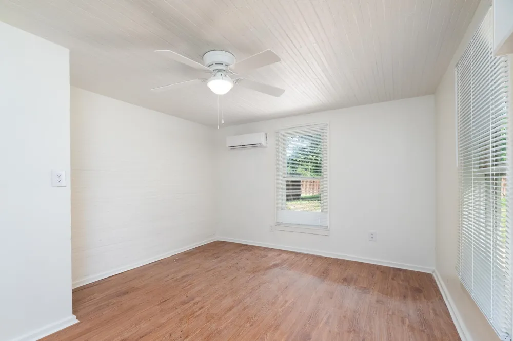 102 S 2nd Street Clyde, TX 79510