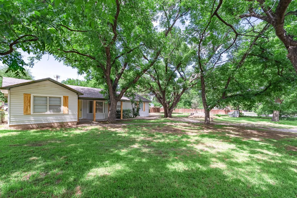 102 S 2nd Street Clyde, TX 79510