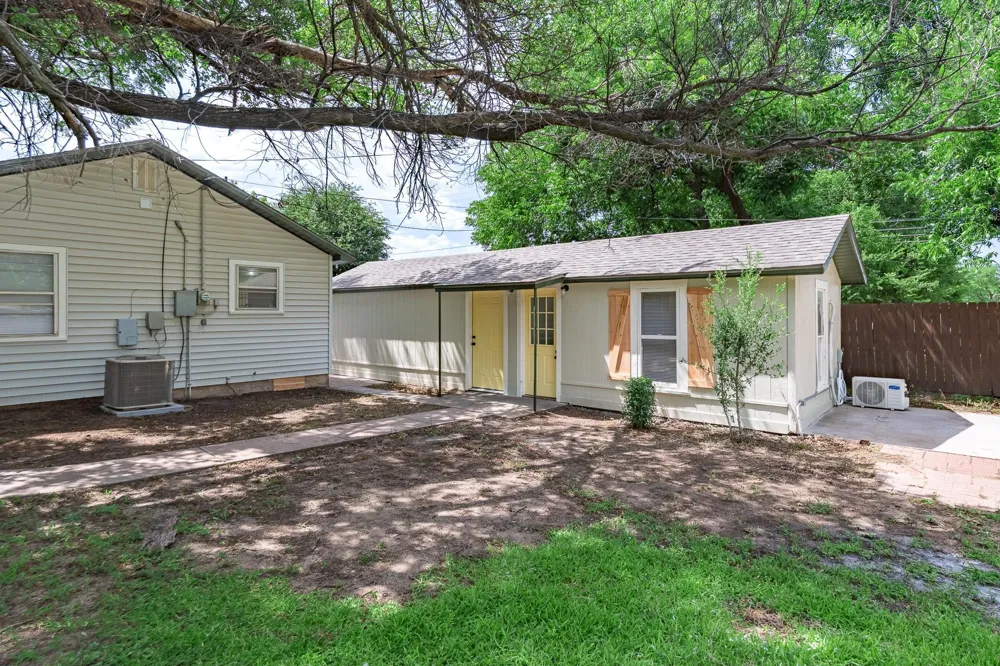 102 S 2nd Street Clyde, TX 79510