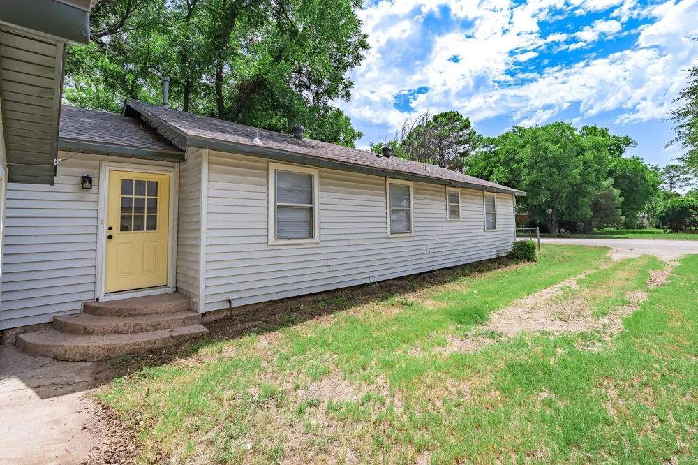 102 S 2nd Street Clyde, TX 79510