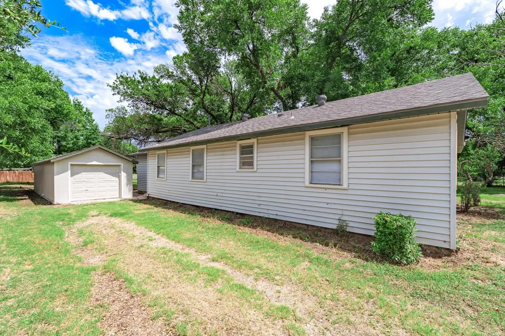 102 S 2nd Street Clyde, TX 79510
