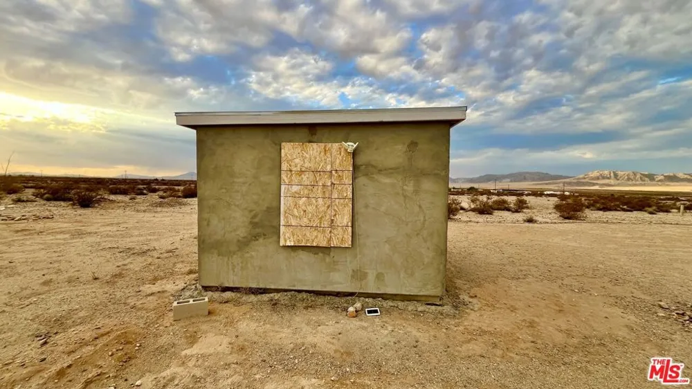 660 High Noon Road Twentynine Palms, CA 92277