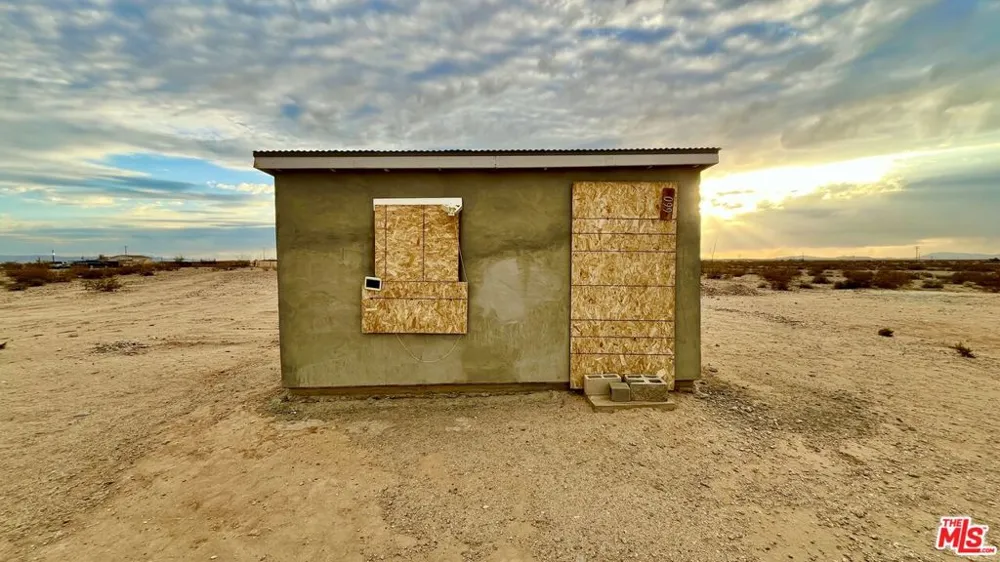 660 High Noon Road Twentynine Palms, CA 92277