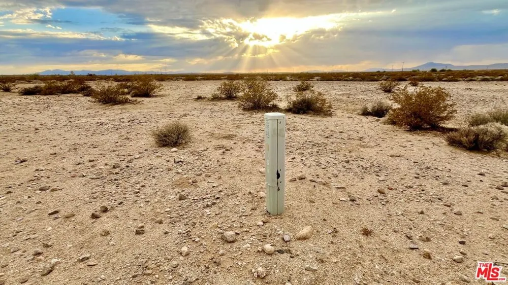 660 High Noon Road Twentynine Palms, CA 92277