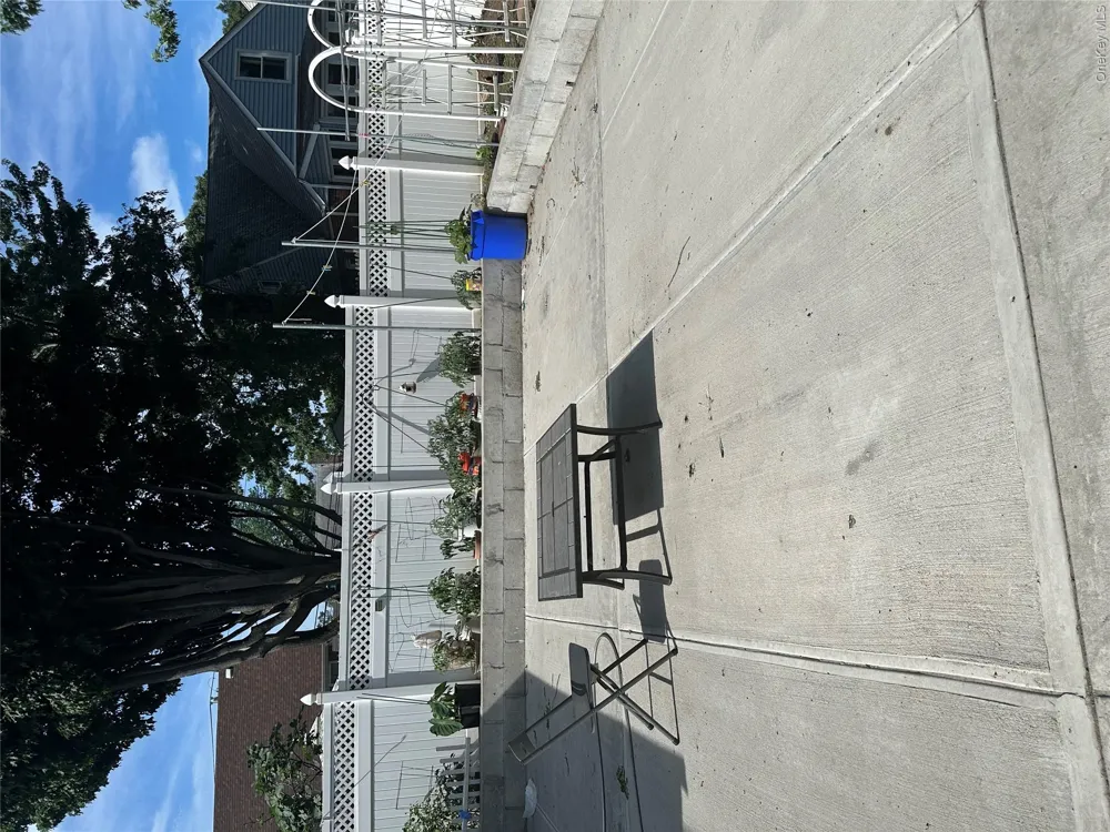 90 Clearstream Avenue Valley Stream, NY 11580