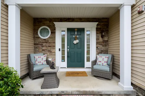 7 Bainbridge Place #404