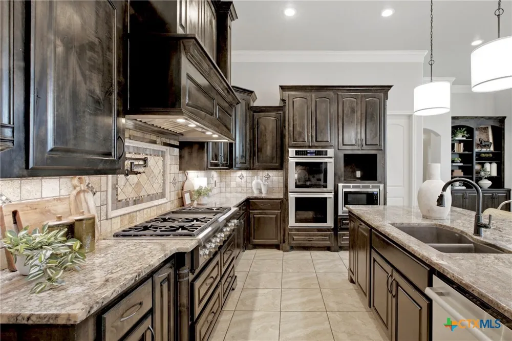 407 Creekside Drive Salado, TX 76571