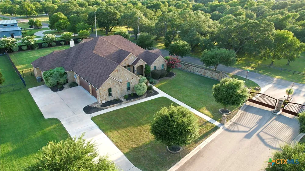 407 Creekside Drive Salado, TX 76571