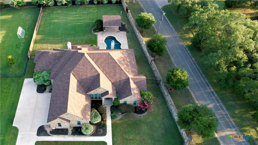 407 Creekside Drive Salado, TX 76571