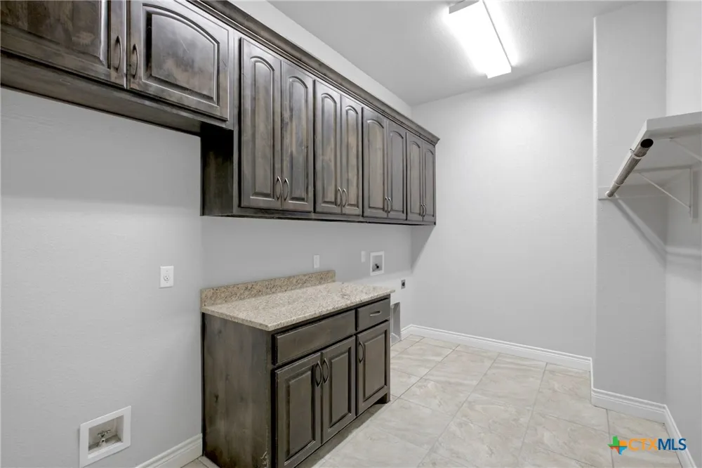 407 Creekside Drive Salado, TX 76571