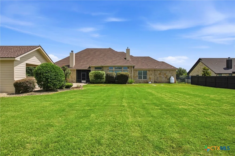 407 Creekside Drive Salado, TX 76571