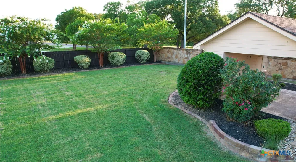 407 Creekside Drive Salado, TX 76571