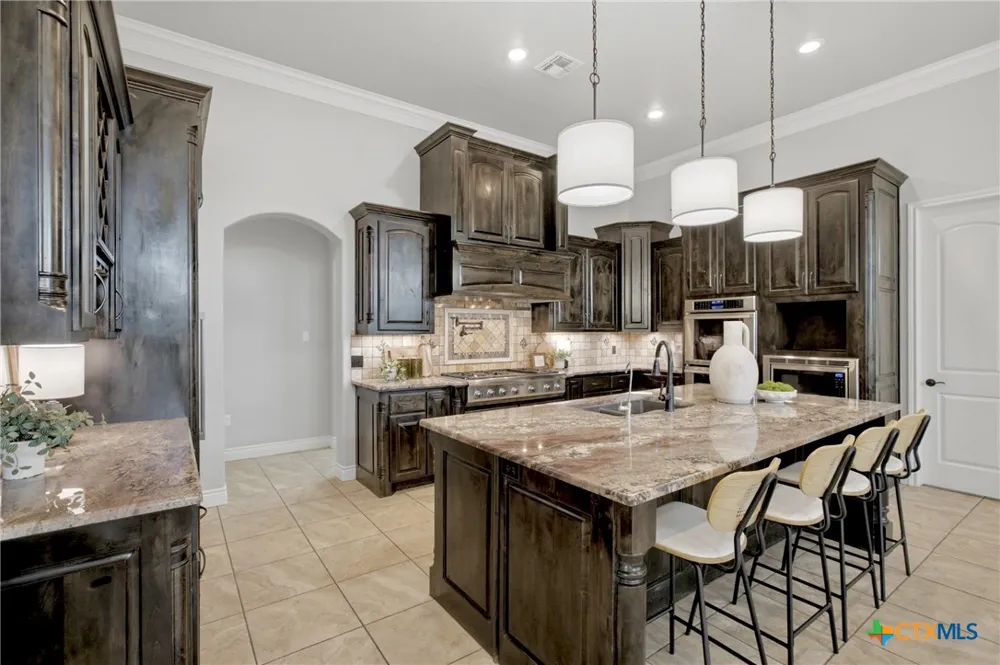 407 Creekside Drive Salado, TX 76571