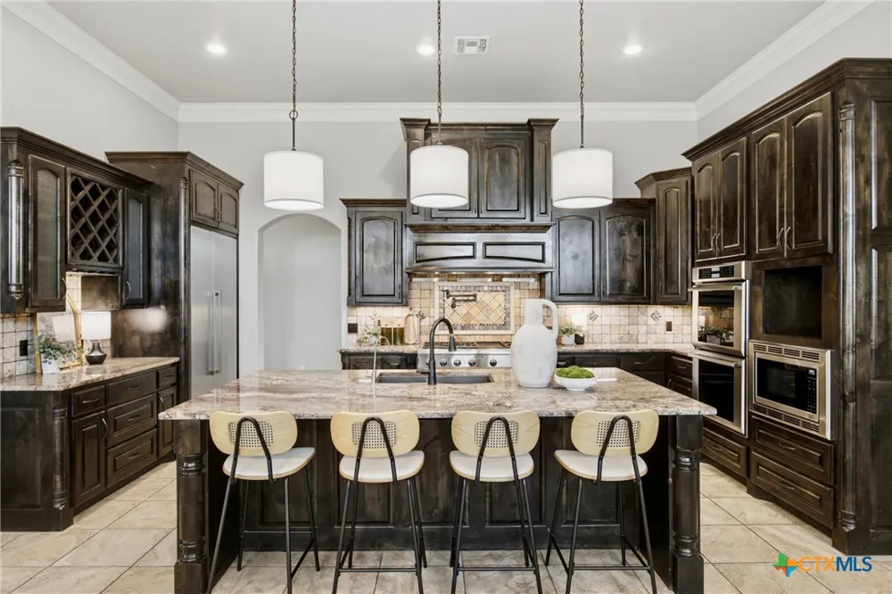 407 Creekside Drive Salado, TX 76571