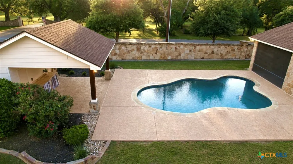 407 Creekside Drive Salado, TX 76571