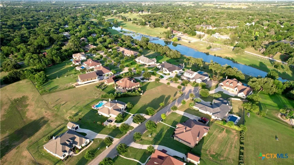 407 Creekside Drive Salado, TX 76571