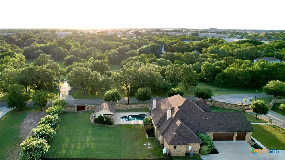 407 Creekside Drive Salado, TX 76571