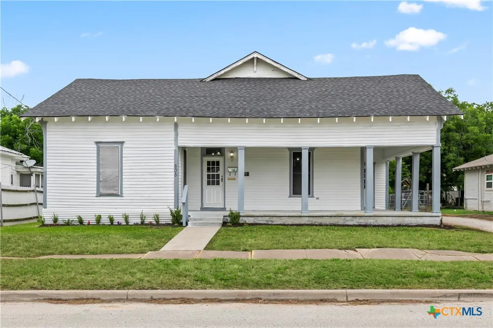 605 E Elm Street Hillsboro, TX 76645