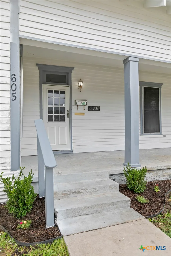 605 E Elm Street Hillsboro, TX 76645