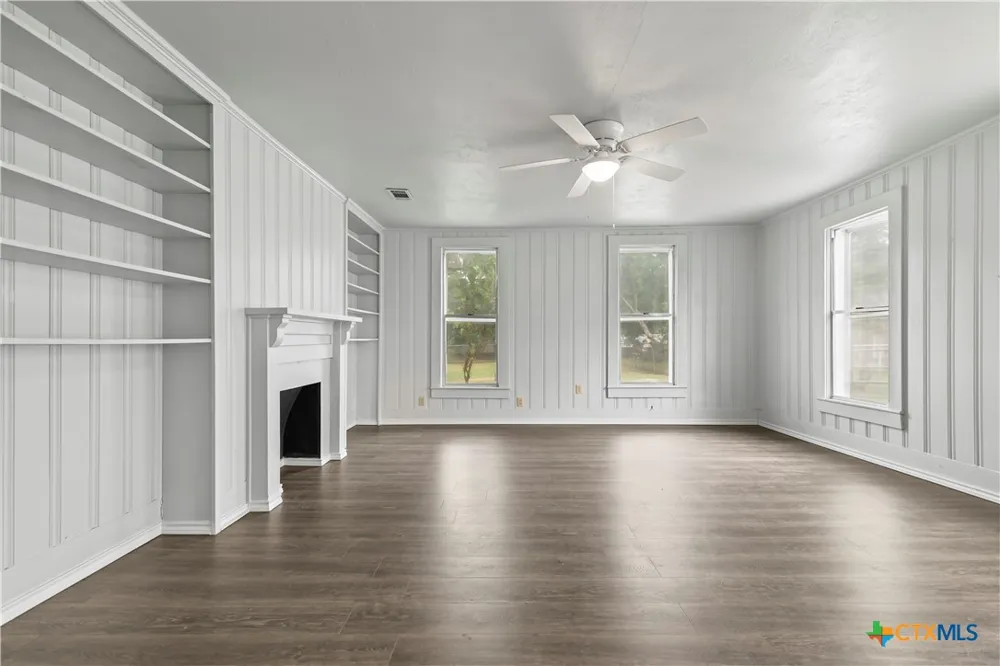 605 E Elm Street Hillsboro, TX 76645