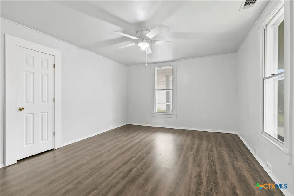 605 E Elm Street Hillsboro, TX 76645