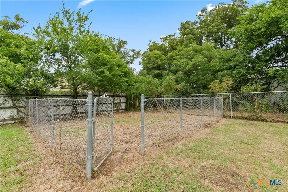 605 E Elm Street Hillsboro, TX 76645