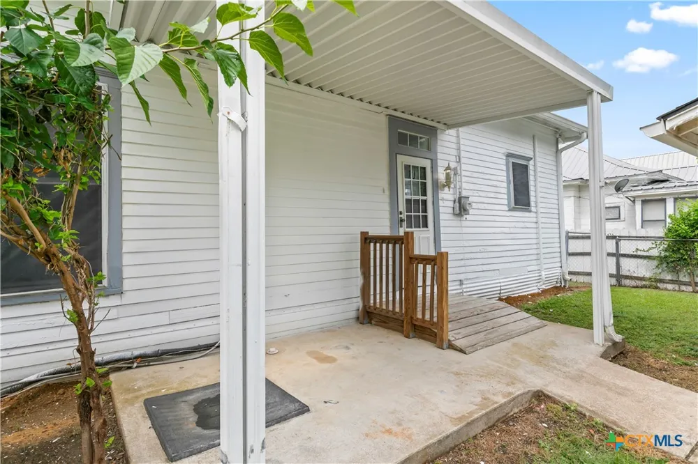 605 E Elm Street Hillsboro, TX 76645