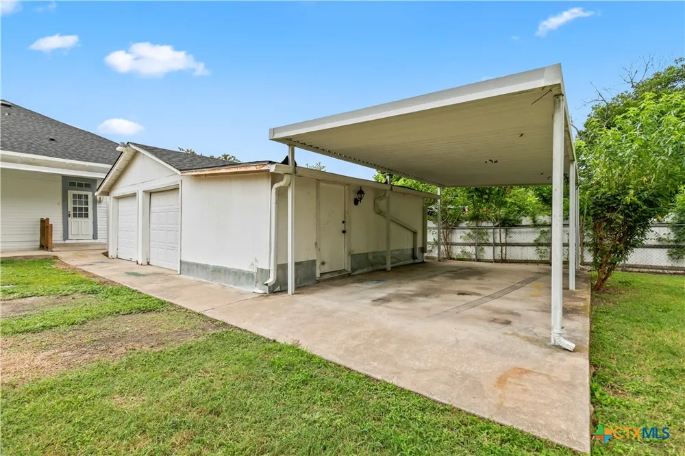 605 E Elm Street Hillsboro, TX 76645