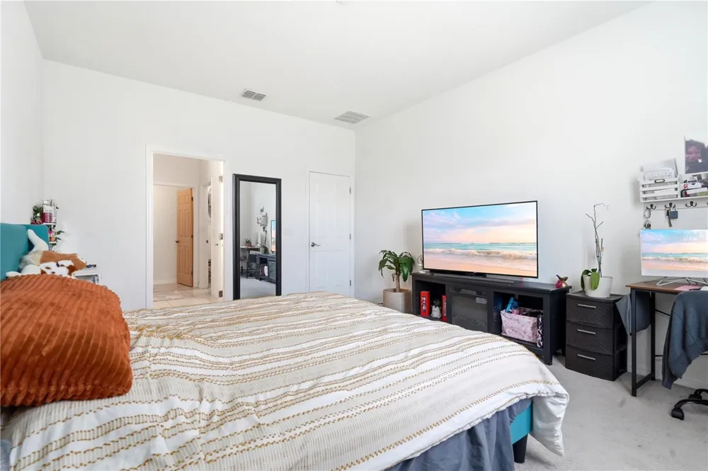 24409 SUNNYS HALO WAY Sorrento, FL 32776