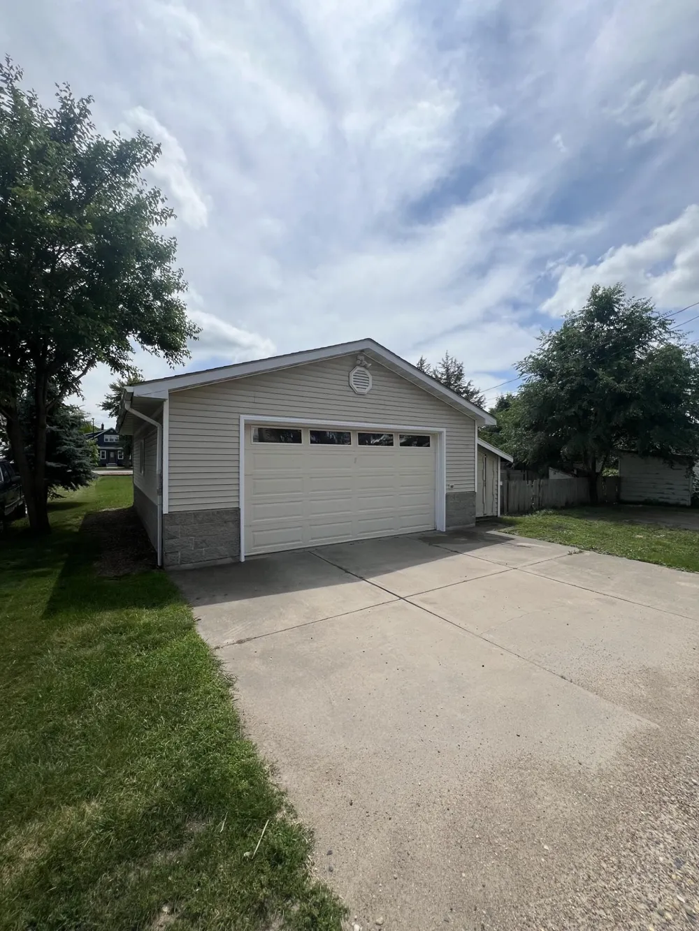 214 E Main Street Belle Plaine, MN 56011