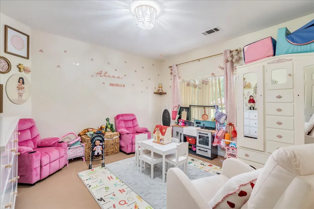 123 Crossroads Drive Dale, TX 78616